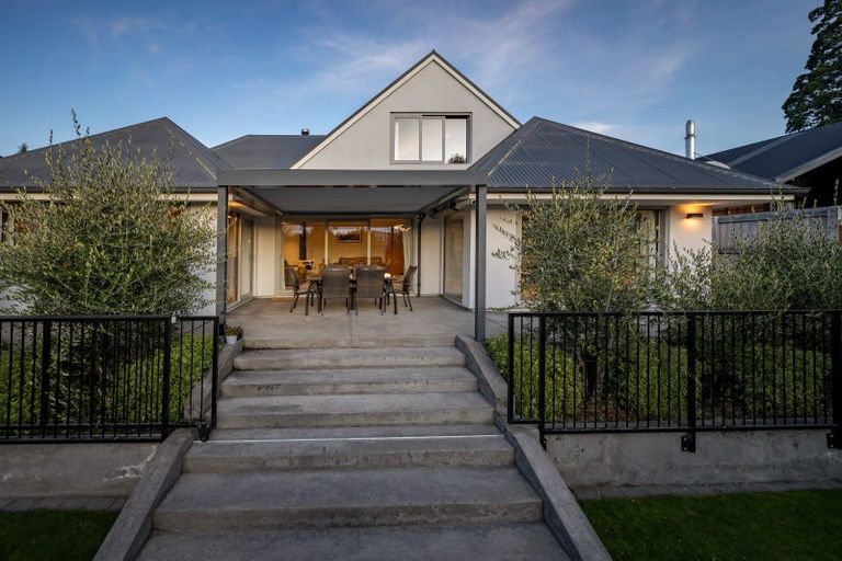 Photo of property in 12 Sycamore Place, Wanaka, 9305