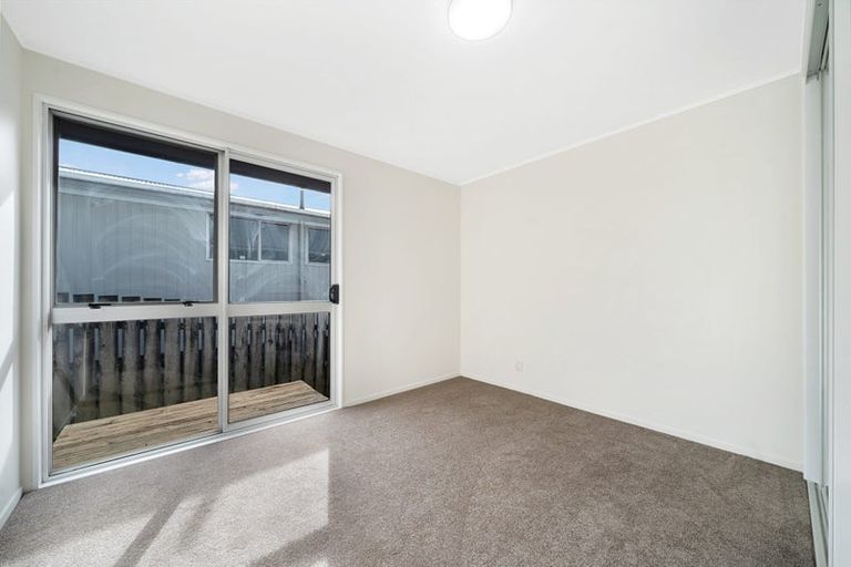 Photo of property in 1/24a Waimumu Road, Massey, Auckland, 0614