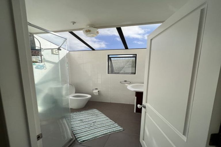 Photo of property in 1/94 Jutland Road, Hauraki, Auckland, 0622