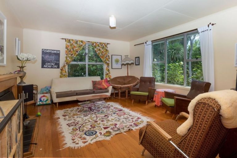 Photo of property in 2 Owhiti Street, Titahi Bay, Porirua, 5022