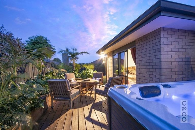 Photo of property in 9 Jelas Drive, Riverhead, 0820