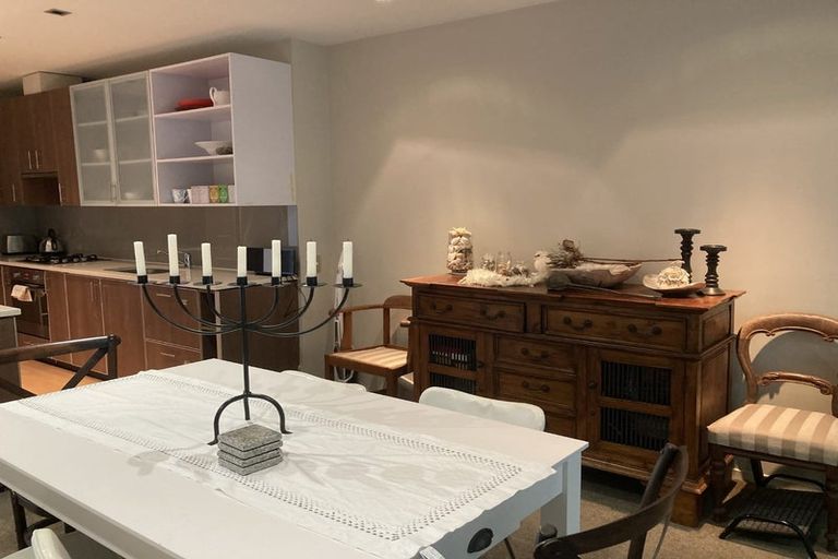 Photo of property in Patent 326 Apartments, 204s/326 Evans Bay Parade, Hataitai, Wellington, 6021