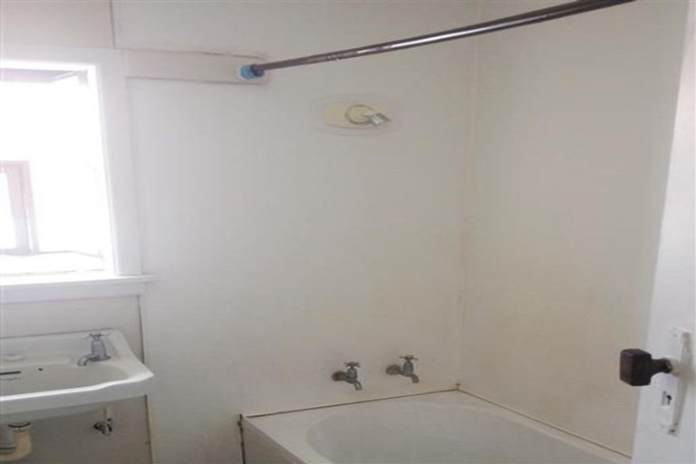 Photo of property in 382 West Coast Road, Glen Eden, Auckland, 0602