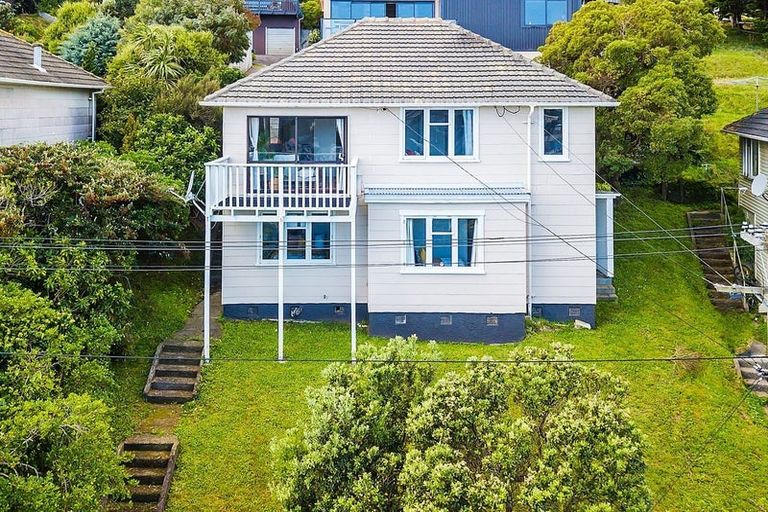 Photo of property in 2 Mapplebeck Street, Titahi Bay, Porirua, 5022