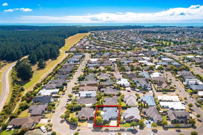 Photo of property in 27 Reka Street, Parklands, Christchurch, 8083