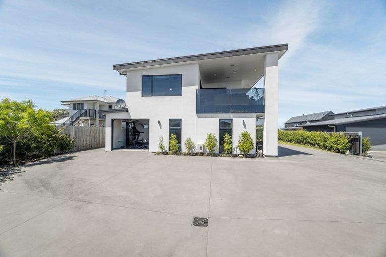 Photo of property in 16 Loloma Way, Wharewaka, Taupo, 3330