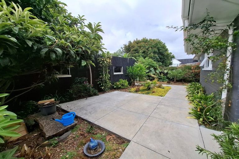 Photo of property in 69 Tarahua Road, Welbourn, New Plymouth, 4310