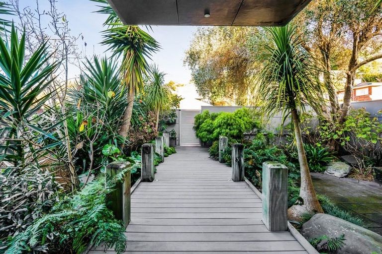 Photo of property in 208 Powderham Street, New Plymouth, 4310