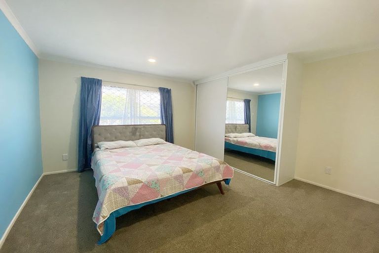 Photo of property in 12 Pistachio Place, Goodwood Heights, Auckland, 2105