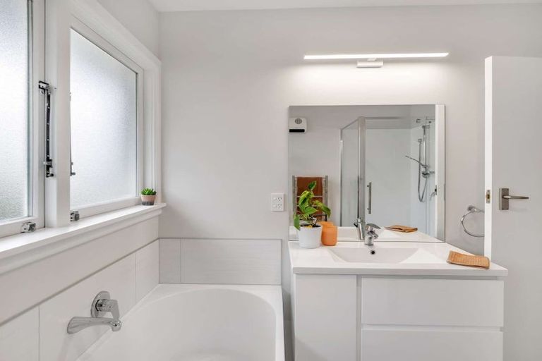 Photo of property in 23 Woodbury Street, Avonhead, Christchurch, 8042