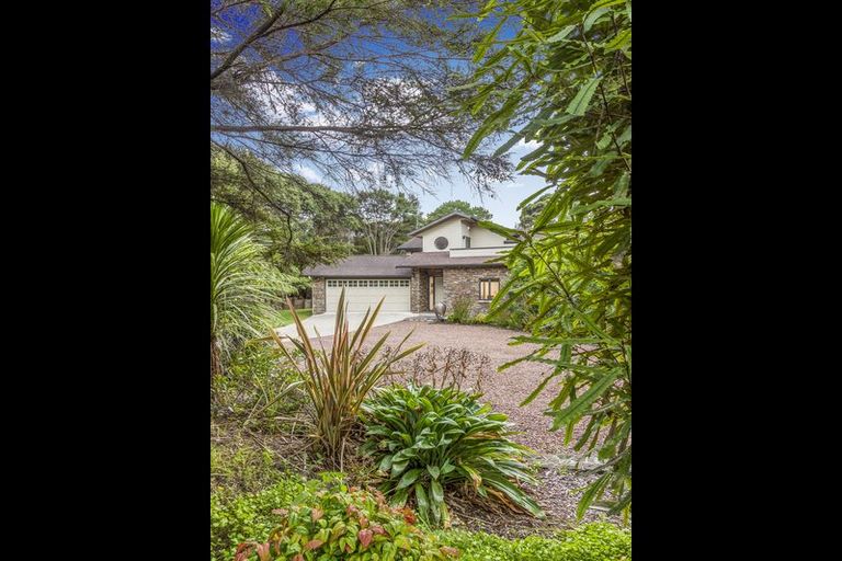 Photo of property in 23 Cochran Road, Oratia, Auckland, 0604