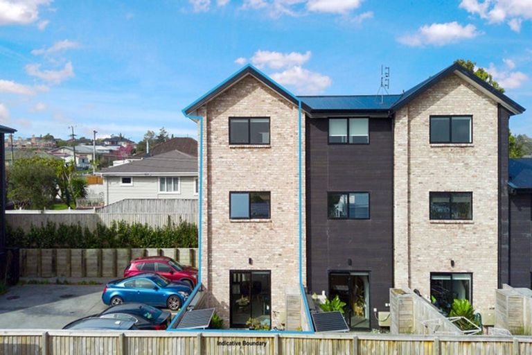 Photo of property in 3/137 View Road, Sunnyvale, Auckland, 0612