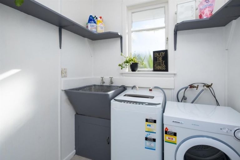 Photo of property in 100 Hathaway Street, Stratford, 4332