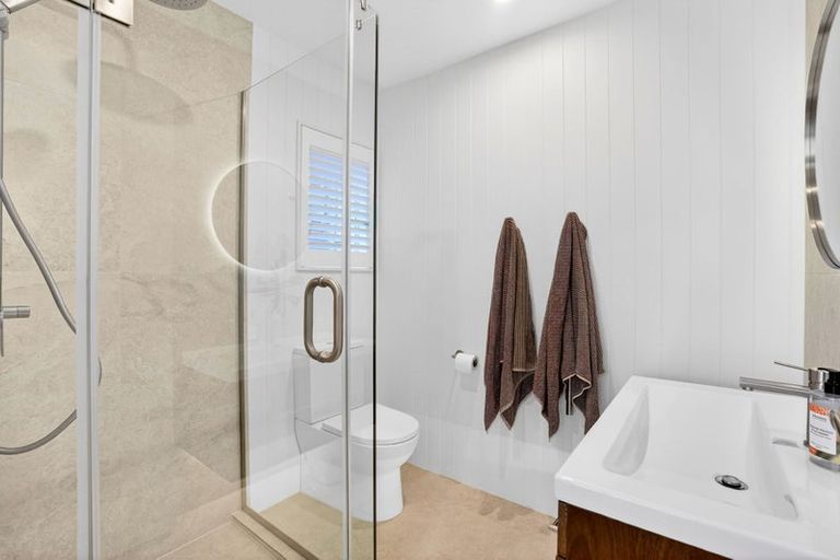 Photo of property in 8a Tipau Street, Torbay, Auckland, 0630