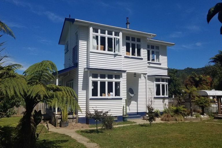 Photo of property in 242 Arapito Road, Karamea, 7893