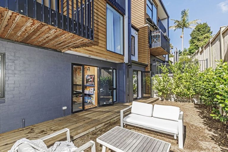 Photo of property in 58c Potter Avenue, Northcote, Auckland, 0627