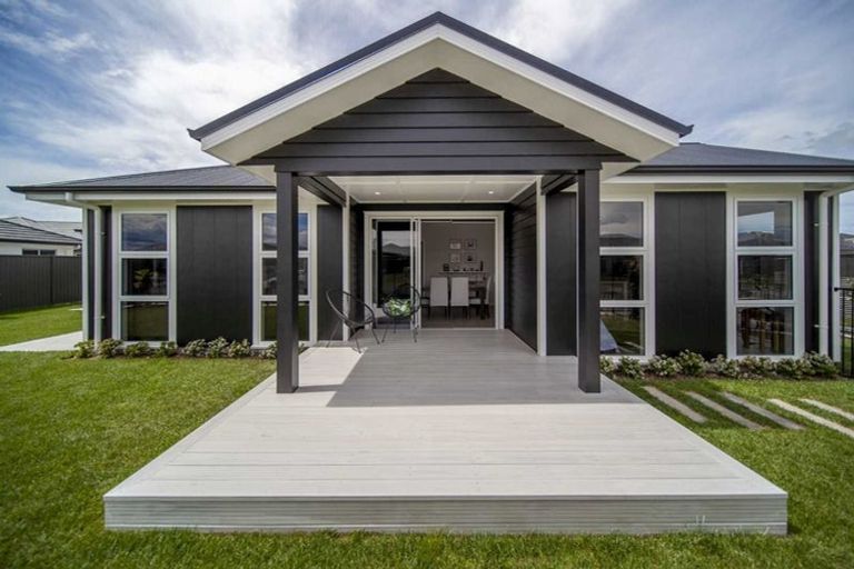 Photo of property in 3 Kaituna Place, Te Awa, Napier, 4110