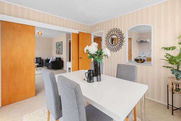 Photo of property in 2/41 Riverside Road, Orewa, 0931