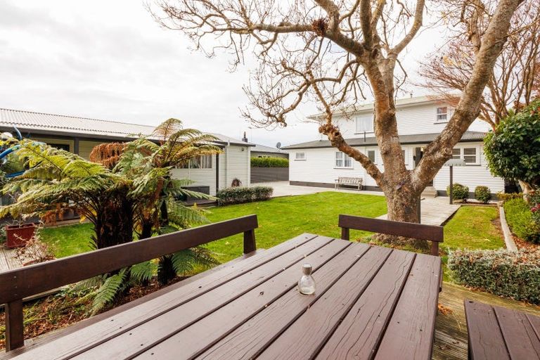 Photo of property in 90 Brightwater Terrace, Terrace End, Palmerston North, 4410