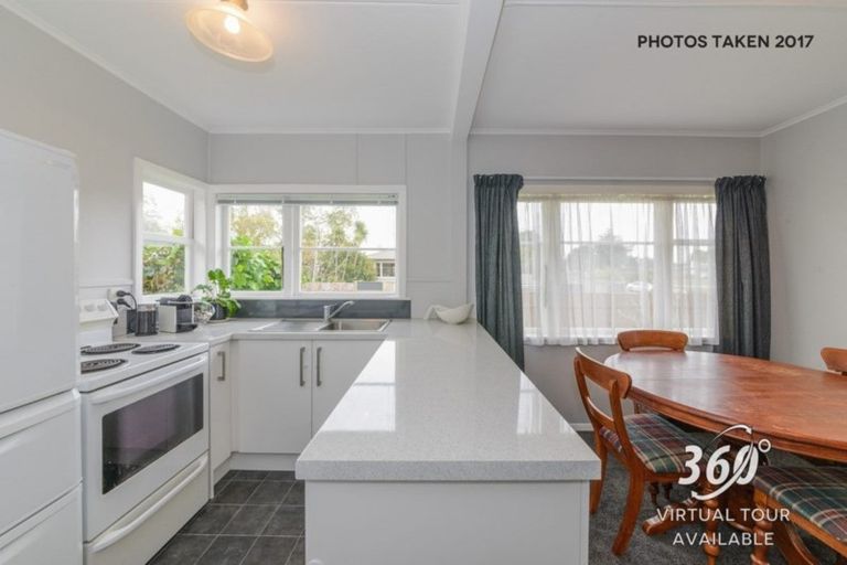 Photo of property in 8 Galway Avenue, Hokowhitu, Palmerston North, 4410