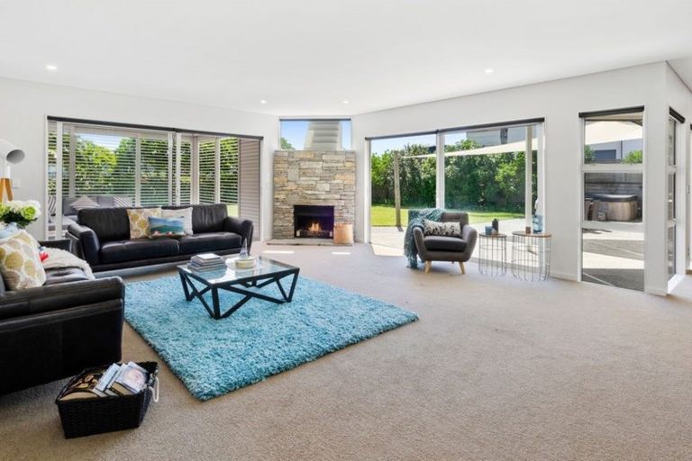 Photo of property in 17 Taumata Road, Omaha, Warkworth, 0986