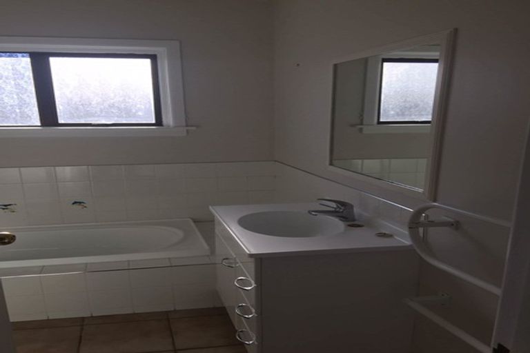 Photo of property in 24 Ravenna Street, Avonhead, Christchurch, 8042