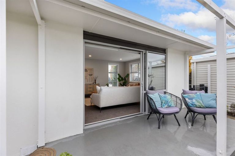 Photo of property in 2/57 Mcfaddens Road, St Albans, Christchurch, 8052