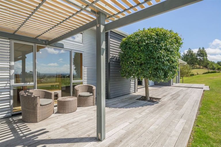 Photo of property in 8 Ridgeview Road, Aokautere, Palmerston North, 4471