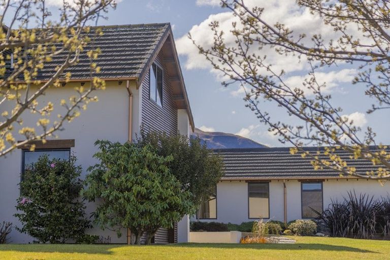 Photo of property in 1 Mount Gold Place, Wanaka, 9305