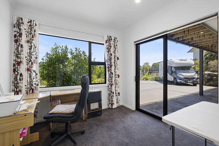 Photo of property in 438 Mangorei Road, Highlands Park, New Plymouth, 4312