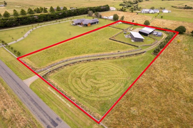 Photo of property in 220 Cowper Road, Dannevirke, 4976