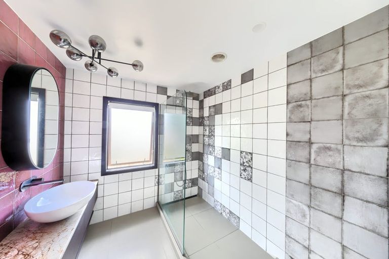 Photo of property in 2/17 Copeland Street, Hutt Central, Lower Hutt, 5011