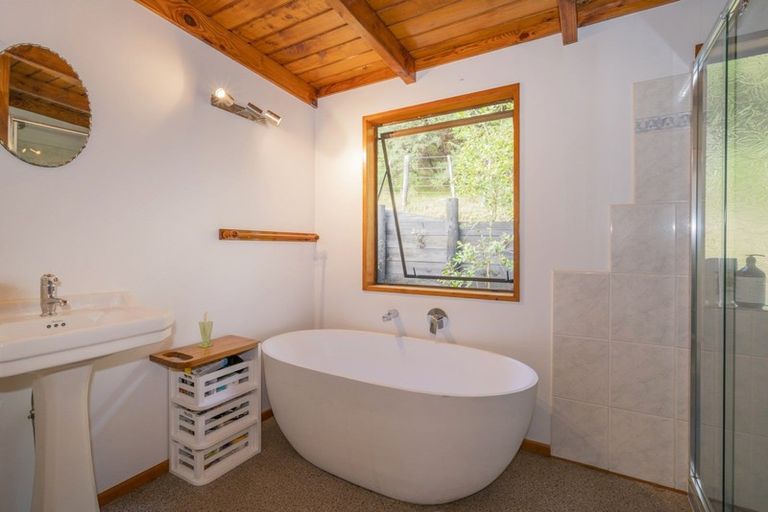 Photo of property in 5b Pohutukawa Grove, Whitianga, 3510