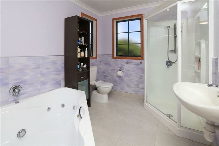 Photo of property in 18 Fencourt Place, Rototuna North, Hamilton, 3210