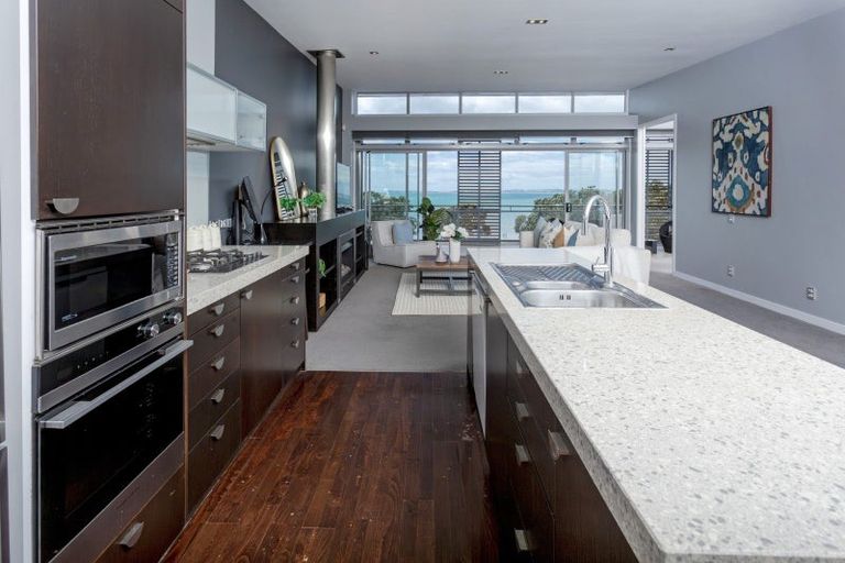Photo of property in Ocean Breeze Apts, 23107/87 Clyde Road, Browns Bay, Auckland, 0630