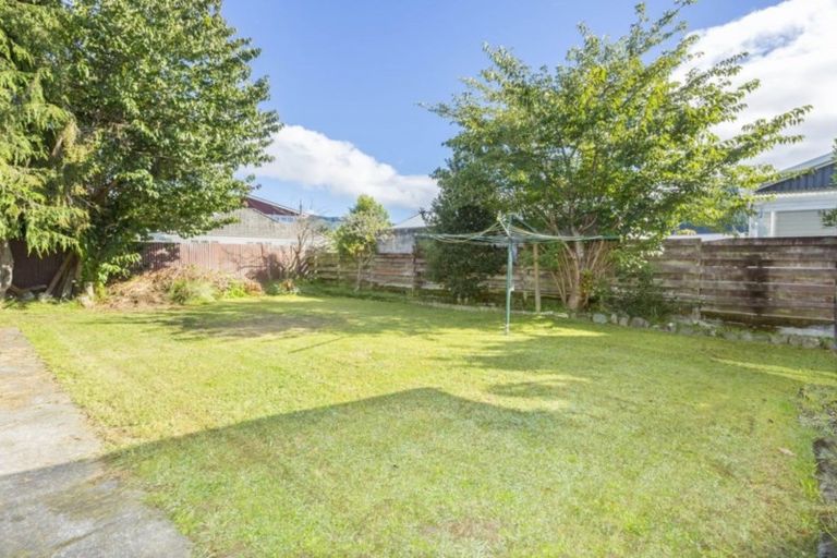Photo of property in 35 Bonnie Glen Crescent, Ebdentown, Upper Hutt, 5018