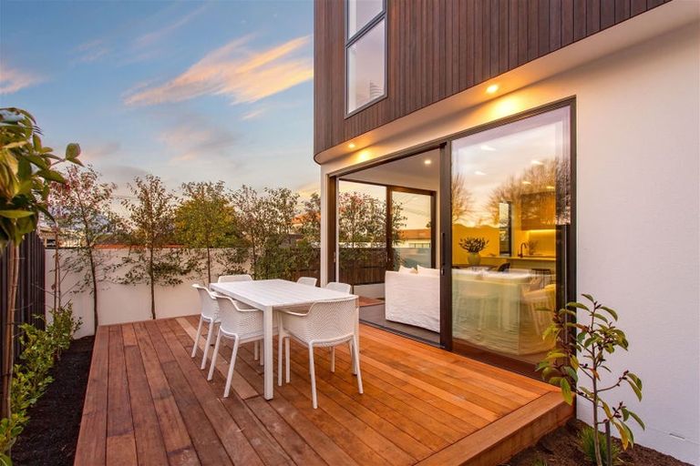 Photo of property in 1/37 Repton Street, Merivale, Christchurch, 8014