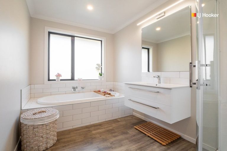 Photo of property in 74 Grandvista Drive, Green Island, Dunedin, 9018