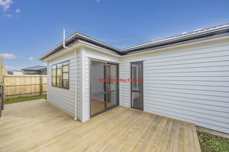 Photo of property in 13 Mcindoe Road, Kumeu, 0810