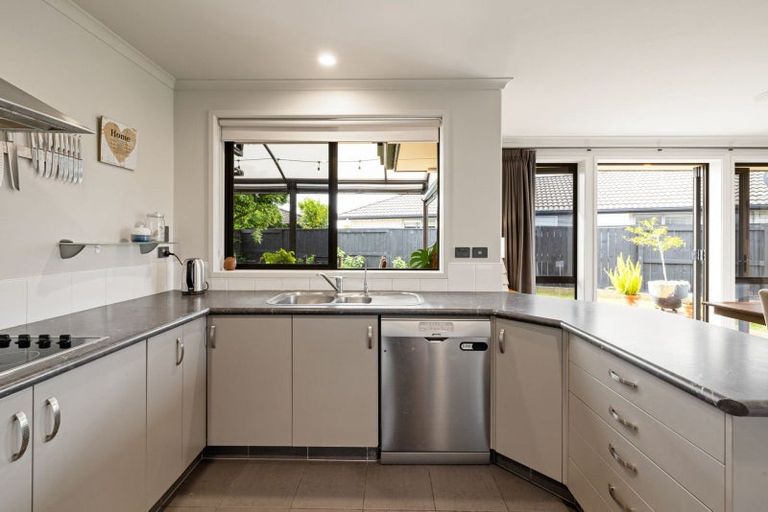 Photo of property in 32 Winchester Place, Rototuna North, Hamilton, 3210