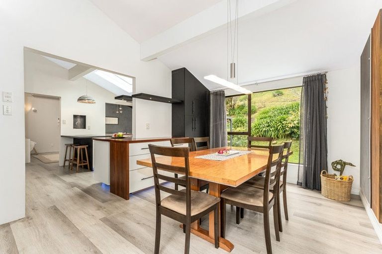 Photo of property in 28 Peterhouse Street, Tawa, Wellington, 5028