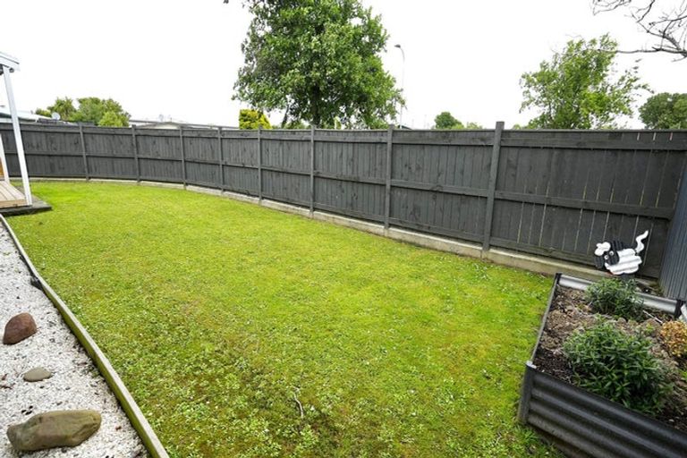 Photo of property in 29 Acacia Street, Kelvin Grove, Palmerston North, 4414