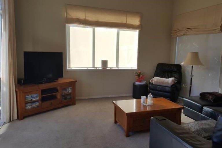 Photo of property in 12 Driftwood Drive, Red Beach, 0932