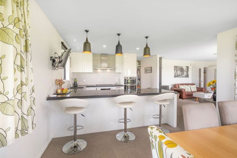 Photo of property in 24 Whitcombe Place, Darfield, 7571