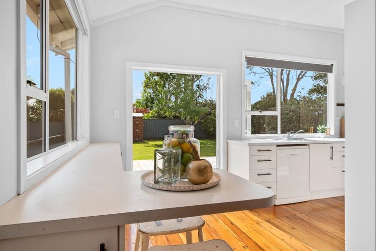 Photo of property in 257 Carrington Street, Vogeltown, New Plymouth, 4310