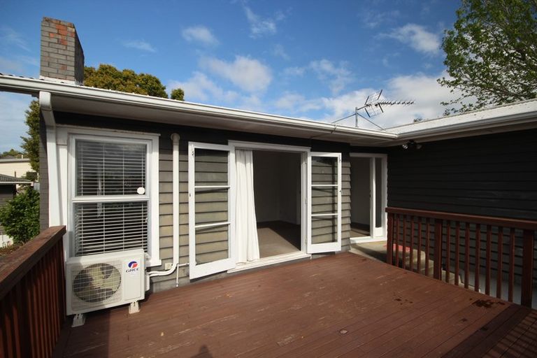Photo of property in 10 Saffron Street, Birkdale, Auckland, 0626
