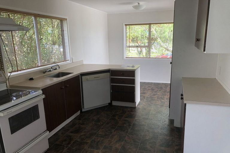 Photo of property in 6 Cranberry Place, Bucklands Beach, Auckland, 2012