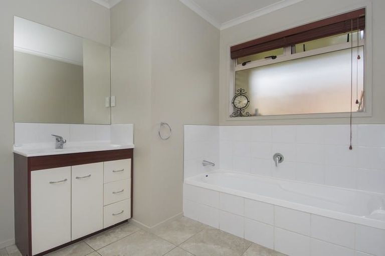 Photo of property in 10 Garvan Glen, Pyes Pa, Tauranga, 3112