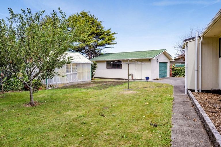 Photo of property in 35 Dives Avenue, Hawera, 4610
