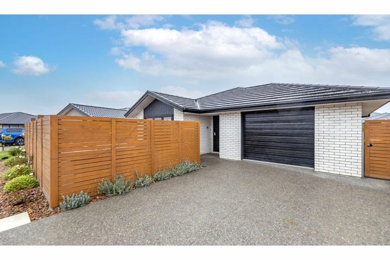 Photo of property in 52 Wigmore Crescent, Rolleston, 7615